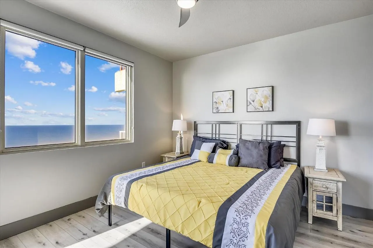 Shores of Panama: Renovated 2-Bedroom Condo with Reserved Parking Panama City Beach United States