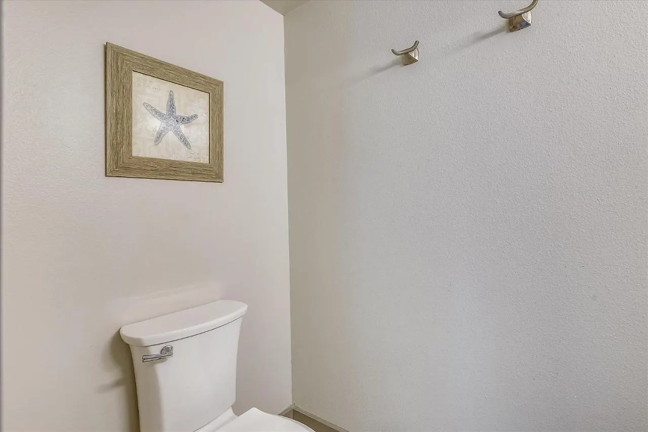 Apartment Shores of Panama: Renovated 2-Bedroom Condo with Reserved Parking Panama City Beach