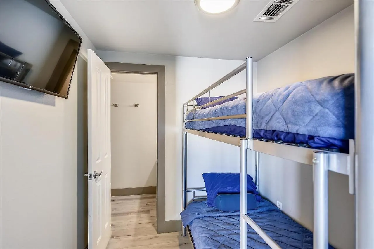 Shores of Panama: Renovated 2-Bedroom Condo with Reserved Parking Panama City Beach Apartment