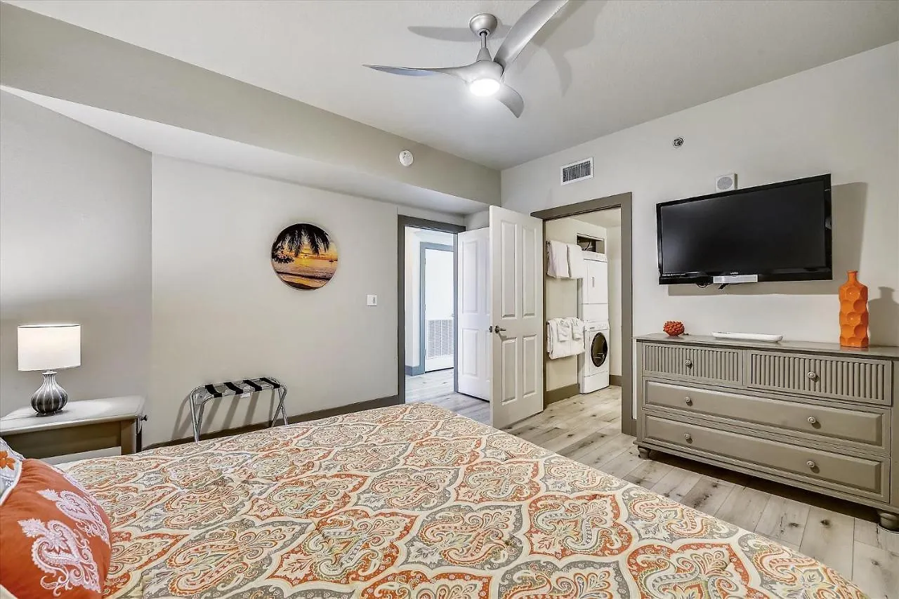 Shores of Panama: Renovated 2-Bedroom Condo with Reserved Parking Panama City Beach