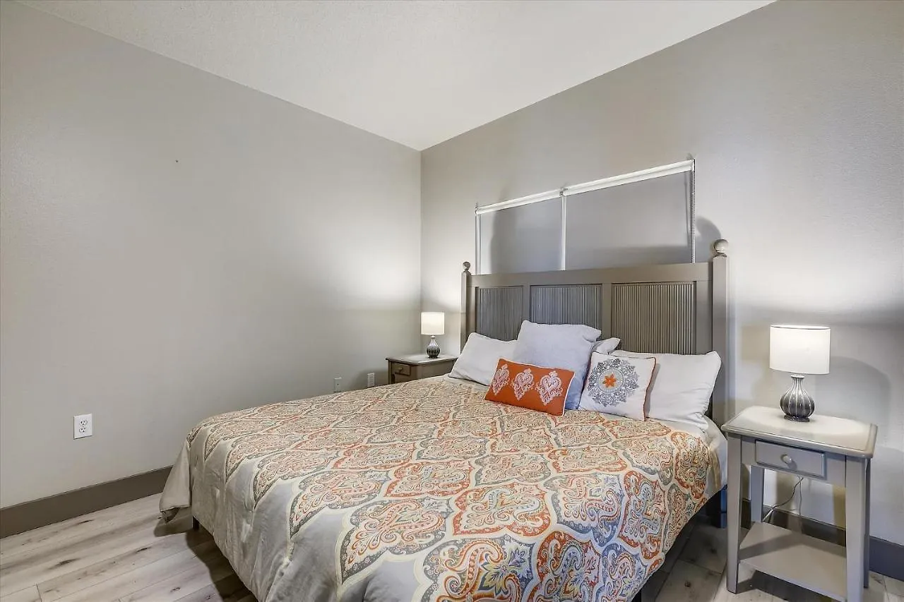 Apartment Shores of Panama: Renovated 2-Bedroom Condo with Reserved Parking Panama City Beach United States