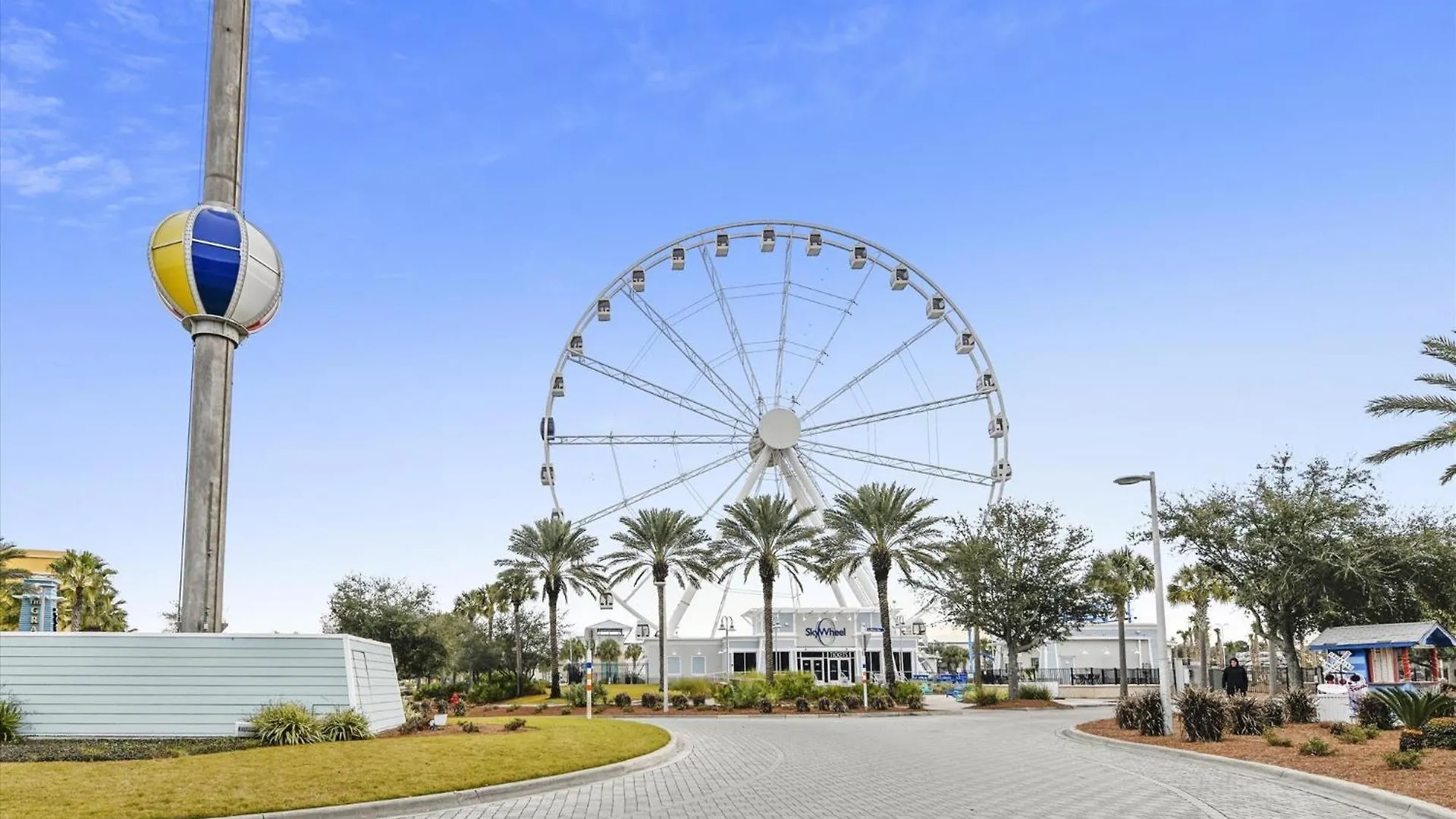 Shores of Panama: Renovated 2-Bedroom Condo with Reserved Parking Panama City Beach Apartment